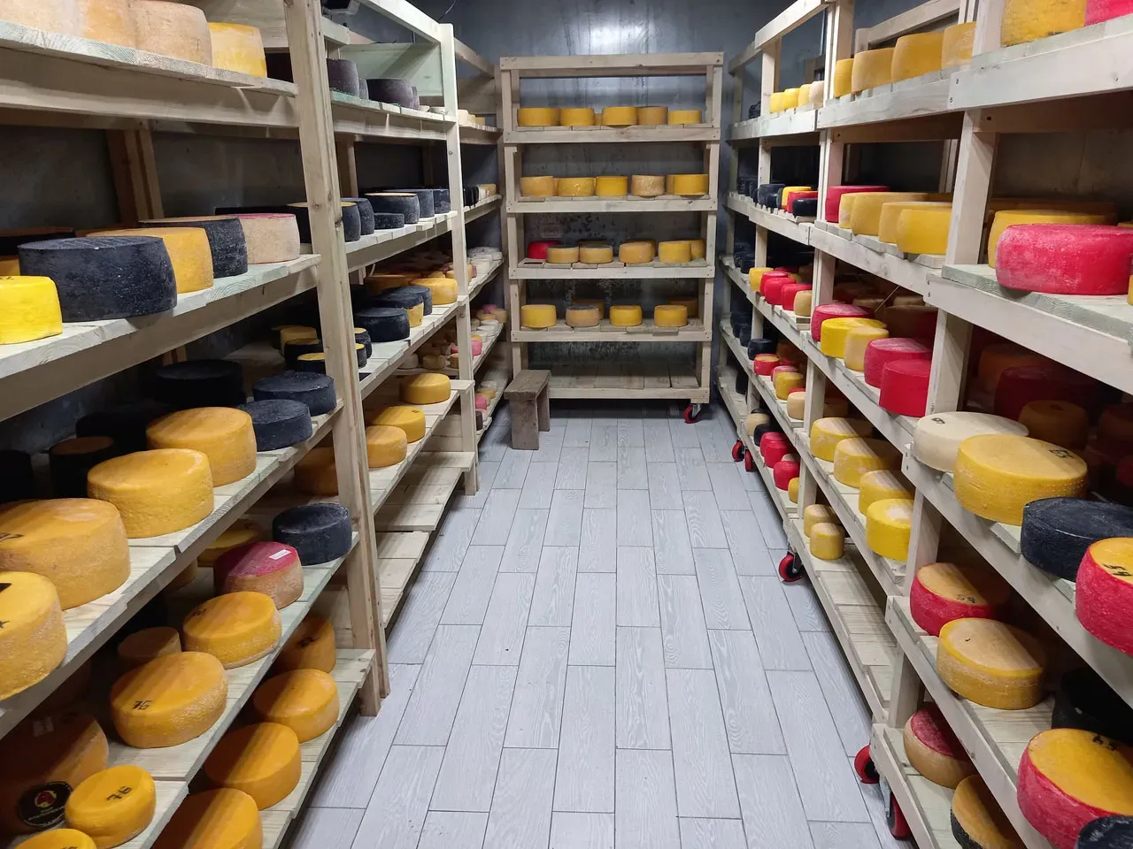 Местные сыры из фермерских хозяйств