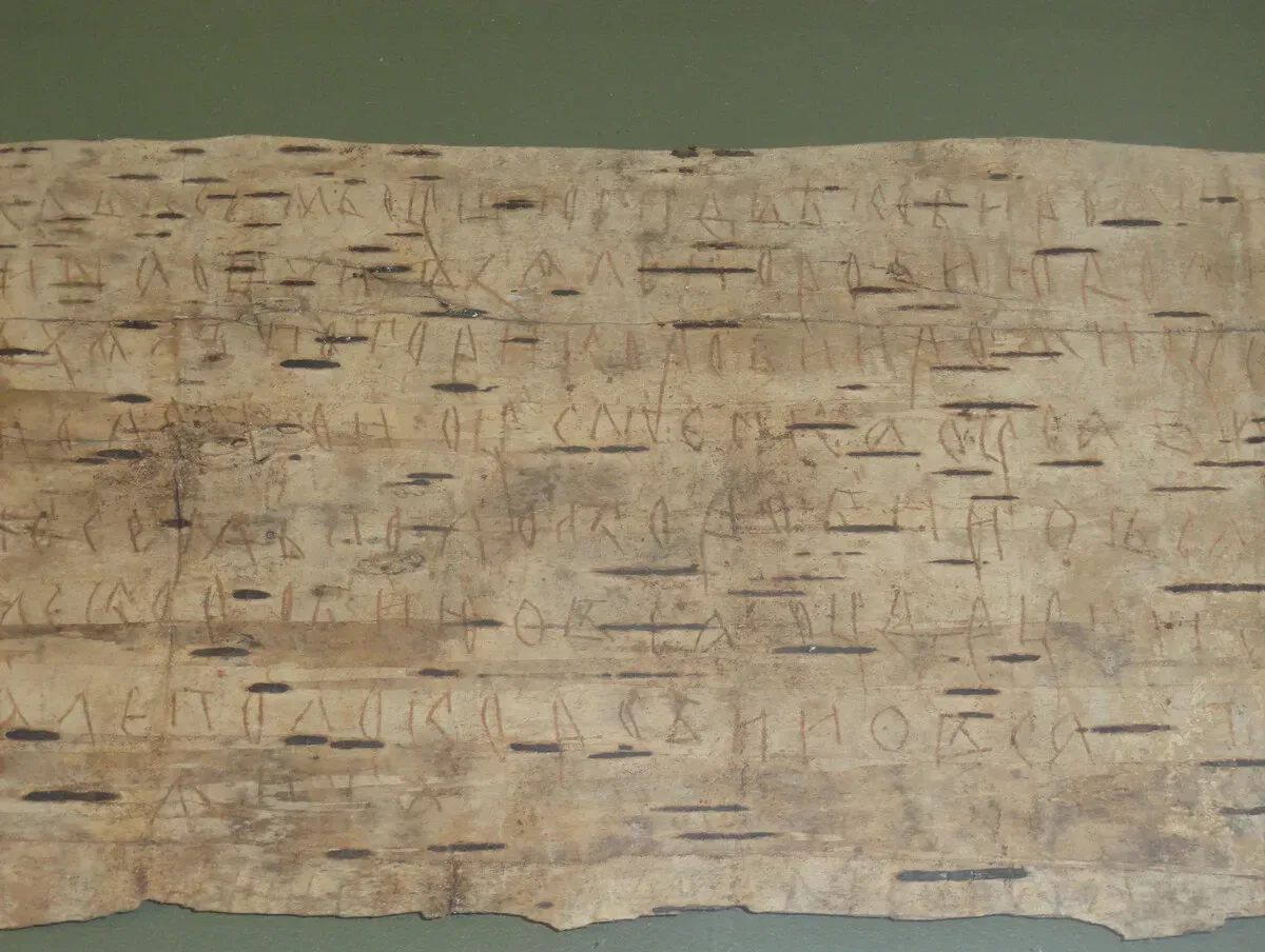 Берестяные грамоты: от истории к современным сувенирам