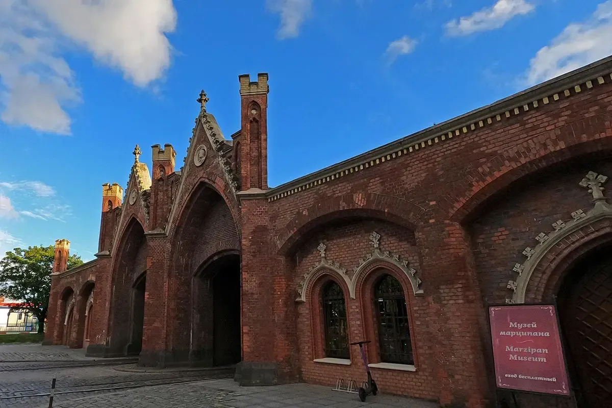 Бранденбургские ворота в Калининграде: живые ворота старого Кёнигсберга