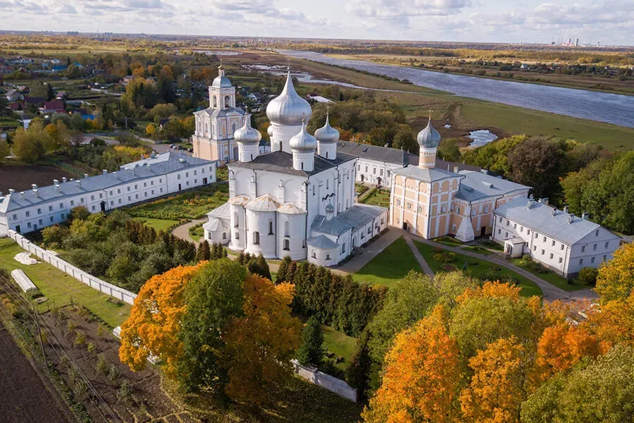 Варлаамо-Хутынский монастырь: святыни и расписание