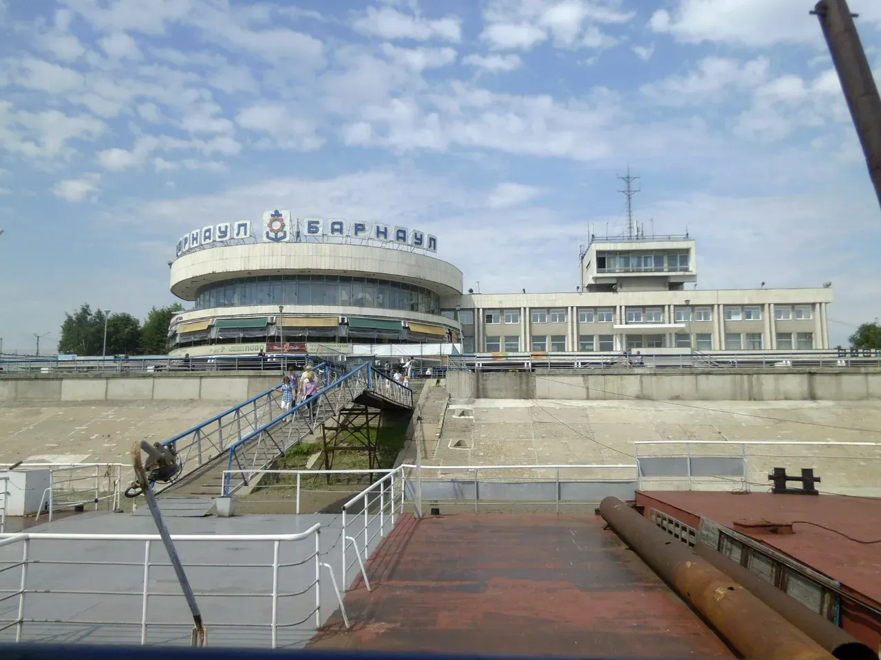 Речной вокзал Барнаула: архитектурная достопримечательность