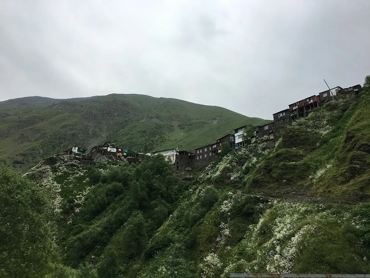 Рутул — аул на краю обрыва с языком-загадкой