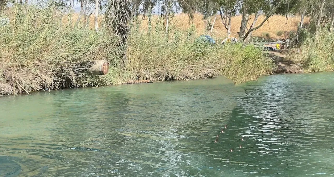 Новая плотина Алумот на реке Иордан