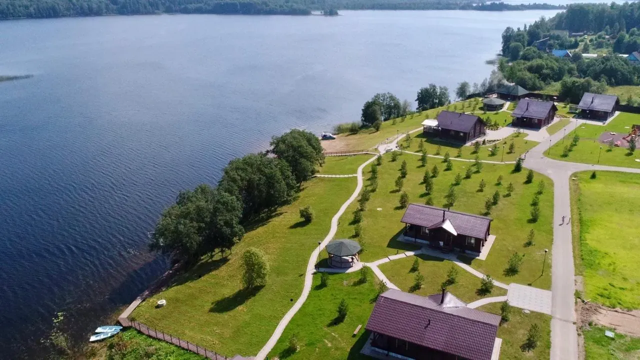 7 лучших баз отдыха на озерах Новгородской области