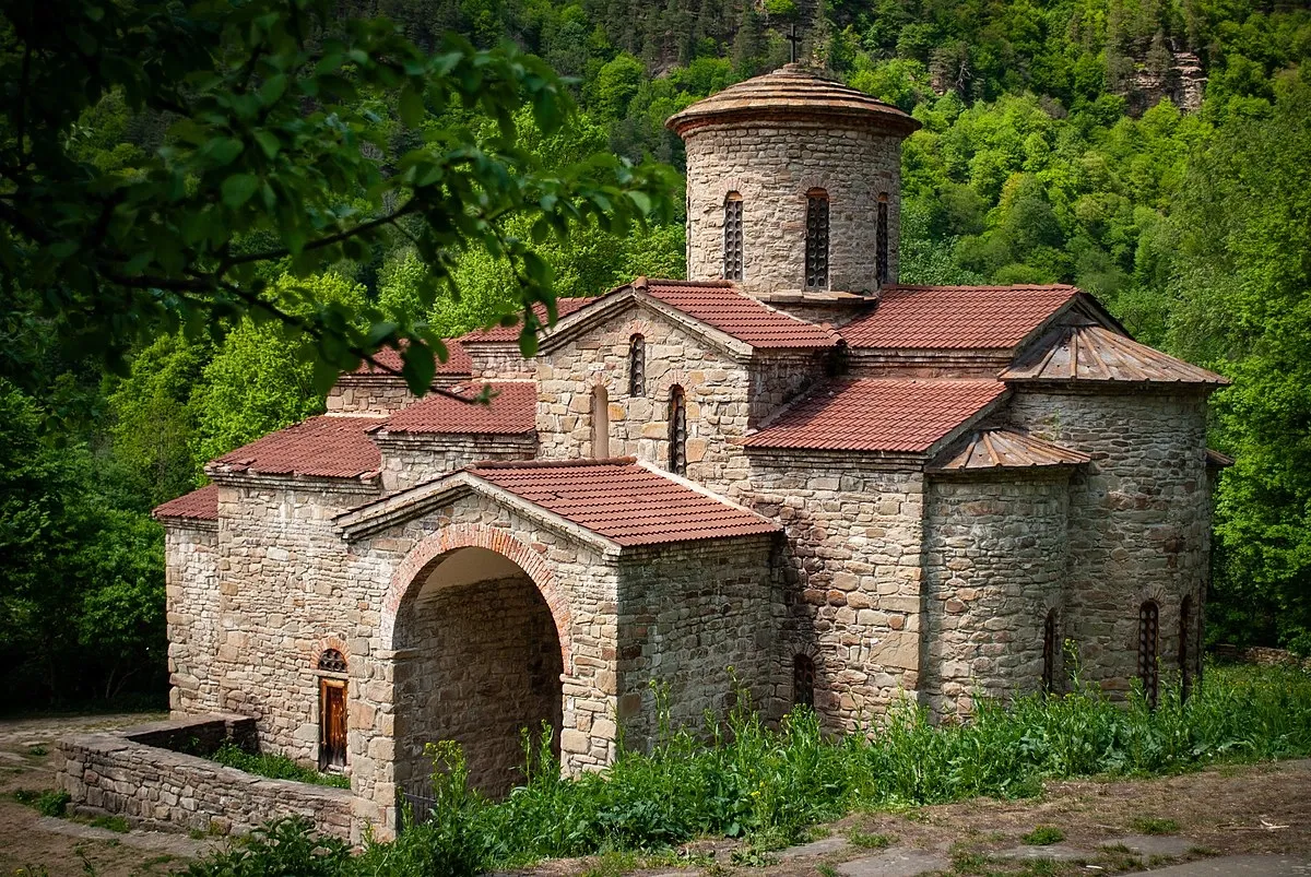 Церковь святого Георгия в Нижнем Архызе: древний храм IX века