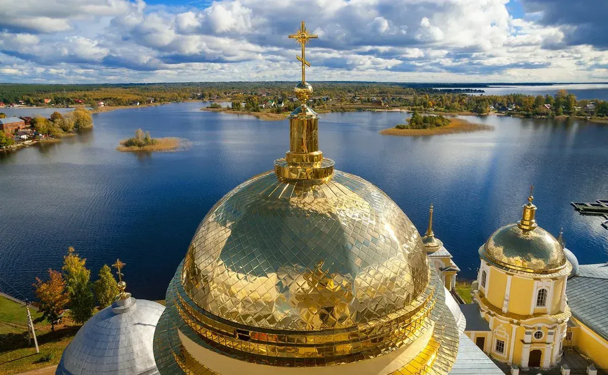 Осенний фототур по золотым куполам Новгородчины