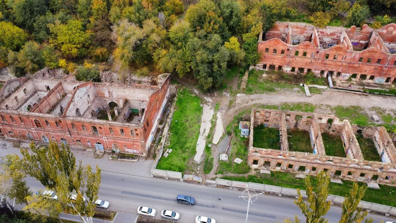 Парамоновские склады