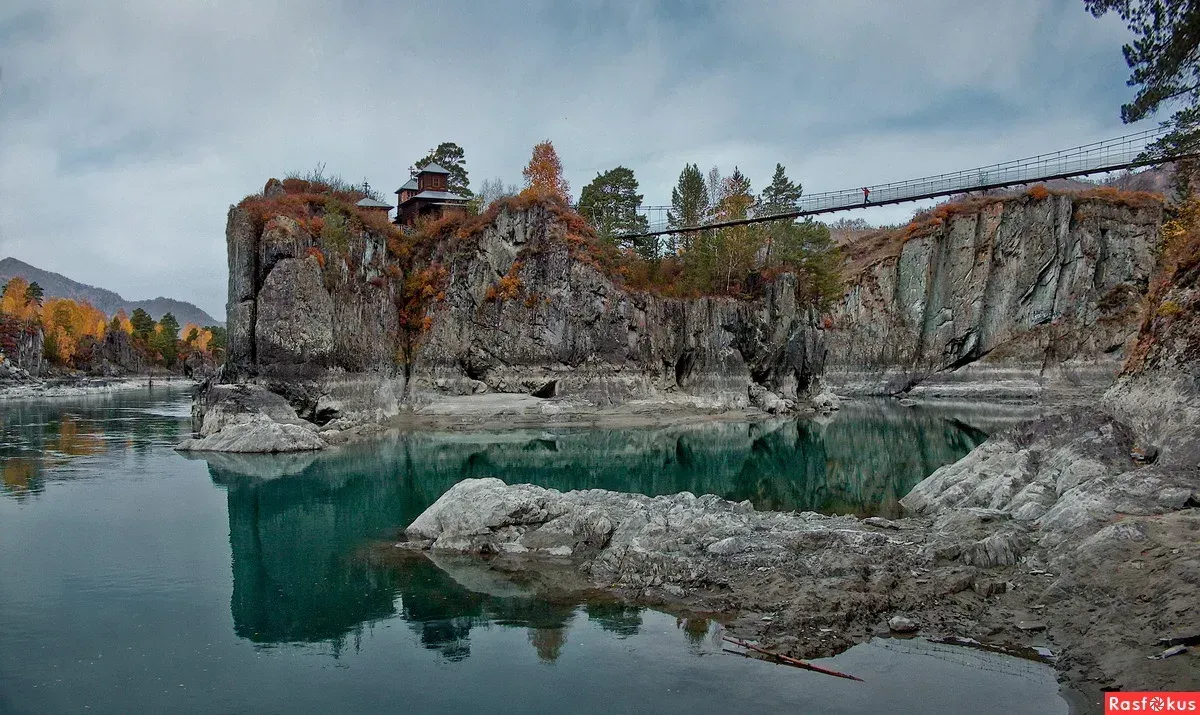Поповский остров на Катуни: живописные окрестности Сросток