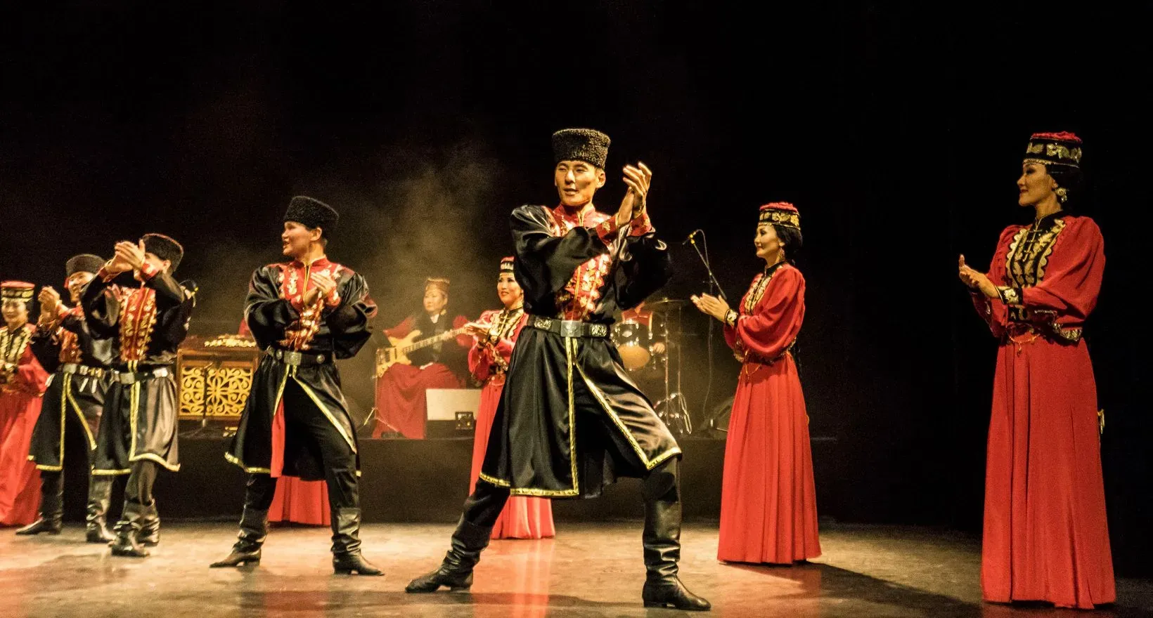 Государственный театр танца Калмыкии «Ойраты»: культурное наследие и современность