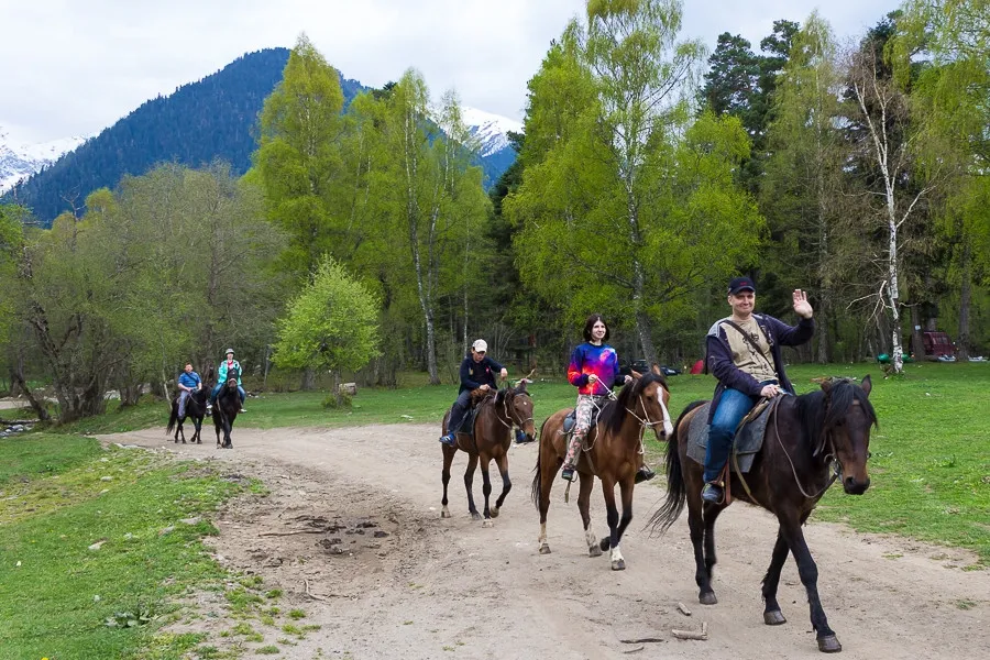 Карачаево-Черкессия с детьми: безопасные маршруты и развлечения