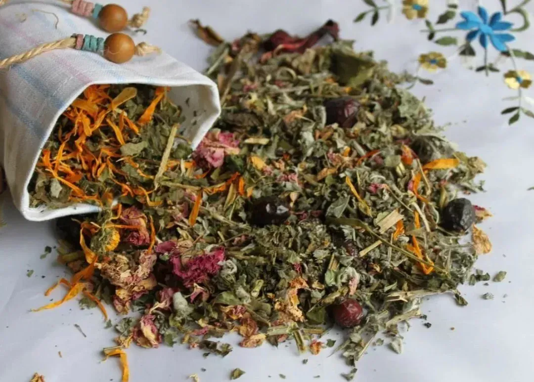 Чай и травяные сборы Дагестана: горные напитки здоровья