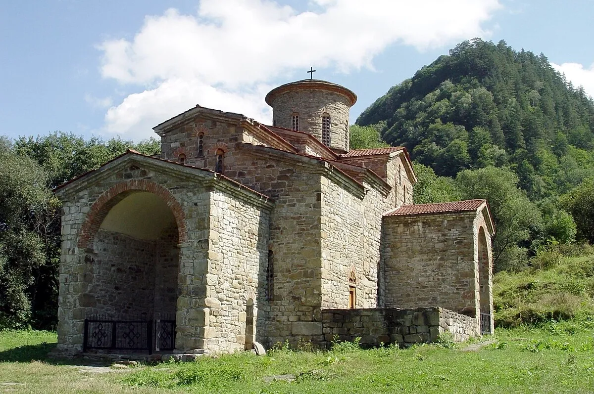 Экскурсии по следам древней Алании в Архызе